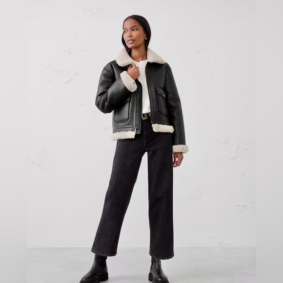 Banana Republic Women’s Faux Shearling Vegan Leather Bomber Jacket NWT Size XS - Picture 4 of 8